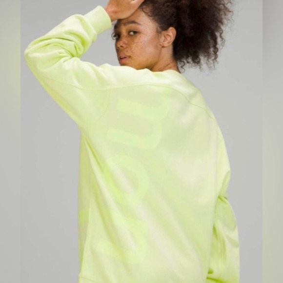 LULULEMON ❤️❤️ PERFECTLY OVERSIZED CREW * GRAPHIC - Picture 4 of 7